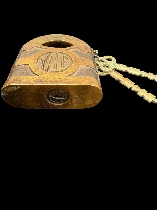 Yale & Towne Padlock - Picture 3 of 5